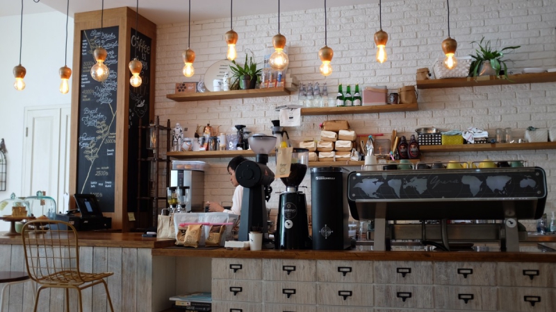 boutique-CONSEGUDES-min_coffee_shop_light_cafe_coffee_shop-32620